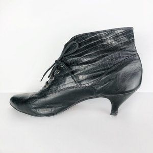 Vtg 80s Embossed Leather Ankle Boots